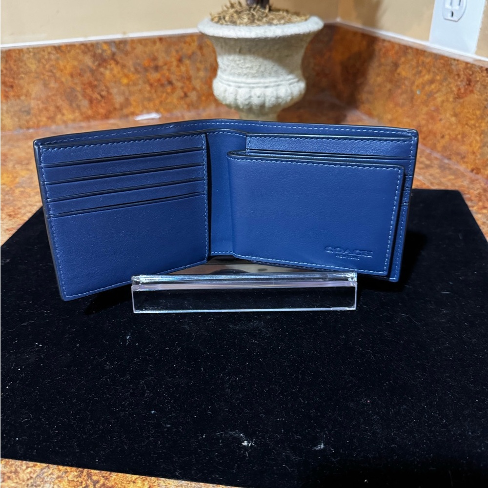 Coach Men's Blue and Cream Wallet - Picture 2 of 4